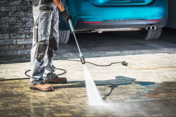 Driveway Pressure Washing in Crestview