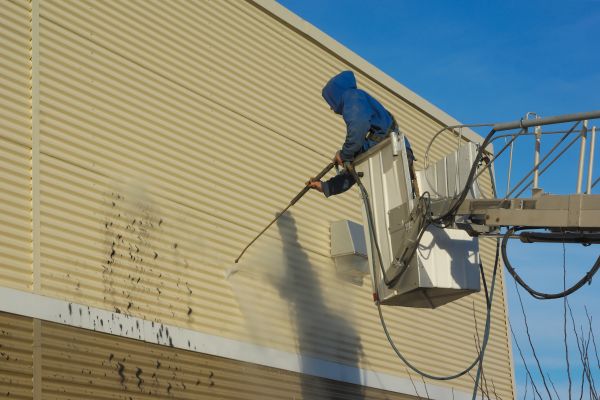 Cost of Commercial Exterior Cleaning in Crestview