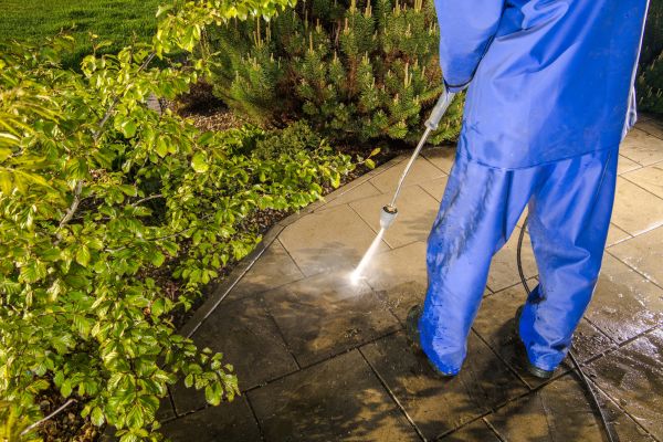 Cost of Hardscape Cleaning in Crestview