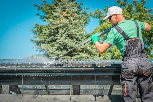 Cost of Gutter Power Washing in Crestview