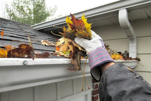 Cost of Eaves Cleaning in Crestview