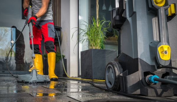 Cost of Commercial Pressure Cleaning in Crestview