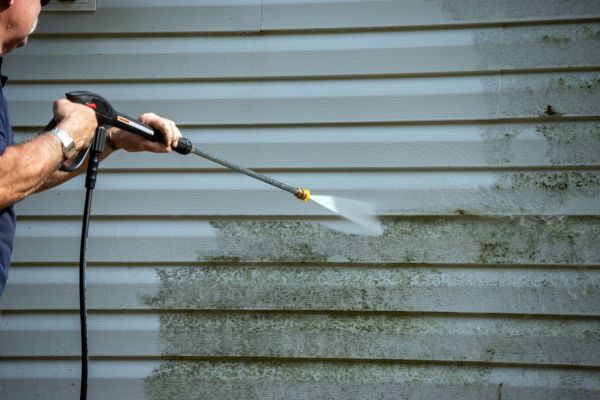 Cost of Vinyl Siding Power Washing in Crestview