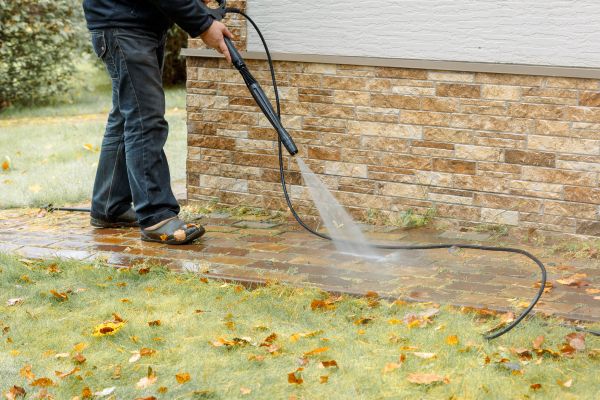 Cost of Residential Powerwashing in Crestview